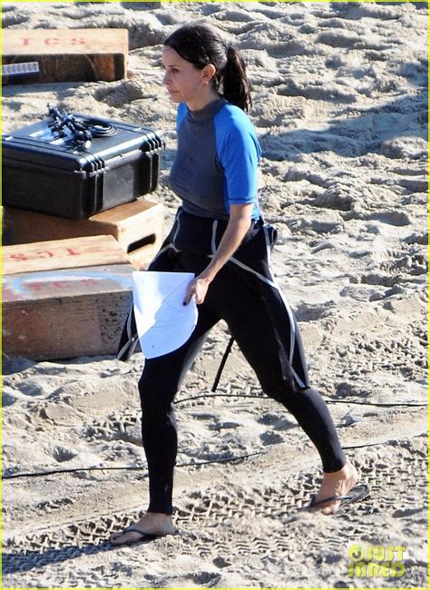 Courteney Cox Cougar Town Beach Scenes Photo 2594890 Busy