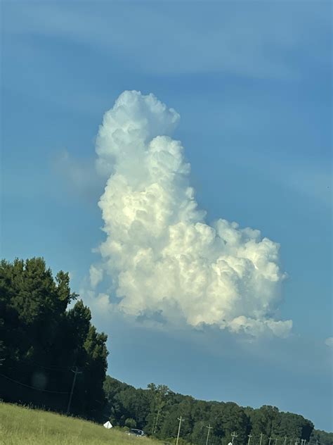 this vaguely penis shaped cloud r mildlyinteresting