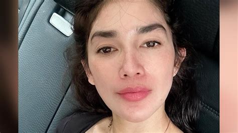 Pamer Foto Close Up Tanpa Makeup Alis Ussy Sulistiawaty Bikin Salah