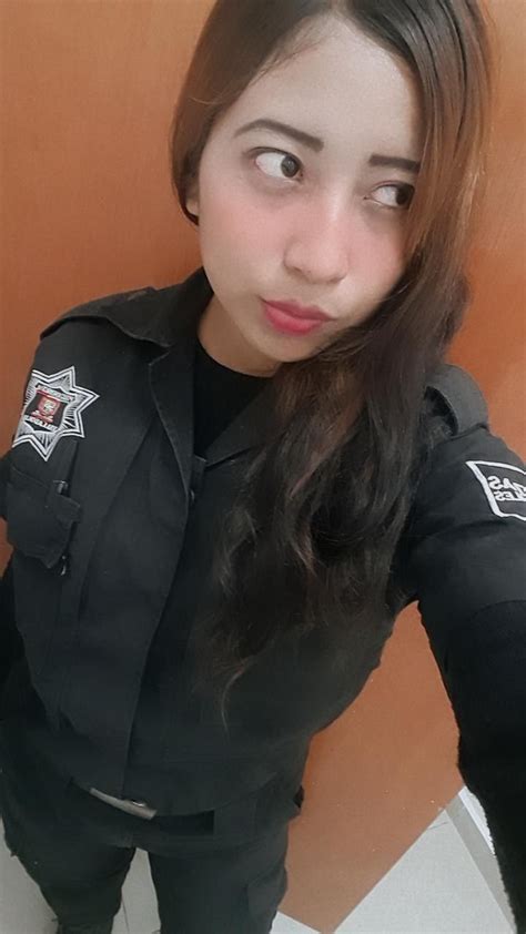 Pin En Mujer Policia‍