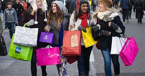 Christmas Shoppers Hit The High Street And Boost Retailers After Prices