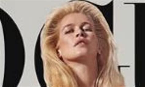 Claudia Schiffer 48 Poses Naked To Mark 25 Years Since Her First