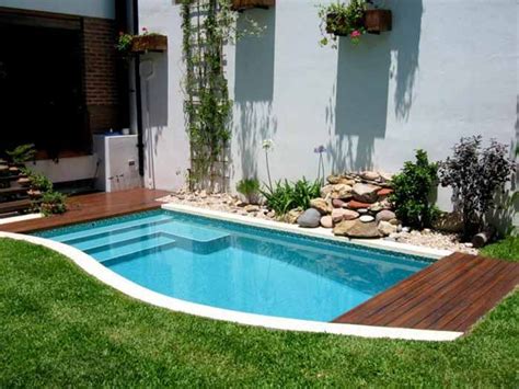 25 Cocktail Pool Design Ideas For Small Outdoor Spaces Small Pool Design Pool Houses Small