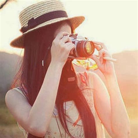 Stylish new girls display pictures for facebook available here. Cool Girls Facebook Profile Pictures With Camera - Best ...