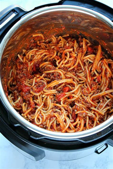 Having owned and use an instant pot for a few years now, i have a few meals that i love to make at home, as well as on the road. Instant Pot Spaghetti Recipe - Crunchy Creamy Sweet