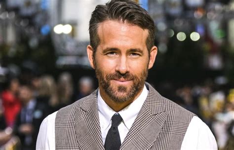 Ryan Reynolds Find Out Some Amazing Facts About His Real Life