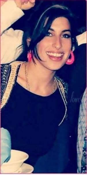 Amy Winehouse♡ The Most Beautiful Smile In The World♡ Amy Winehouse Her Music Music Is Life