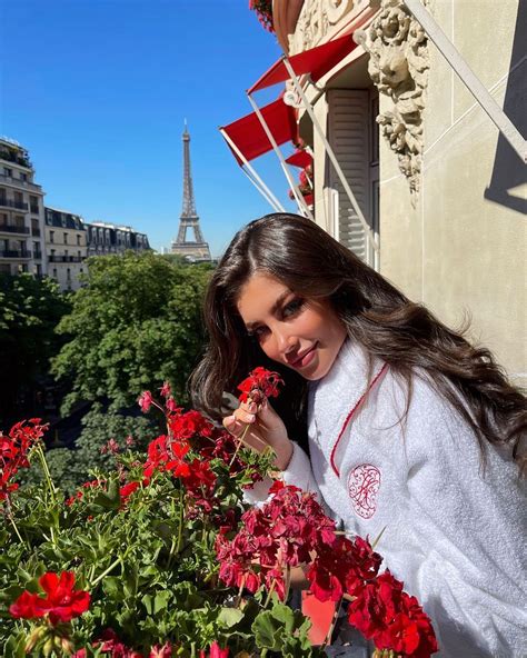 Nika Mariana Posted On Instagram “bonjour Paris ️” • See All Of Nikamarianaaas Photos And