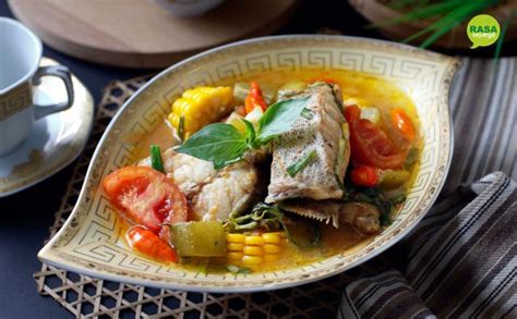 Gulai identik berbahan baku daging kambing atau daging ayam yang kerap dijadikan menu andalan dalam banyak acara besar. Ikan Kuah Asam | rasasayange.co.id