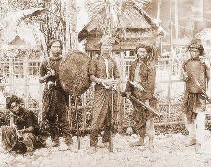 Kota melaka berjaya menarik pedagang luar datang berniaga termasuk utusan maharaja china pada tahun 1405. Tahun 1511: Realiti Empayar Melaka - Lagenda , Mitos ...