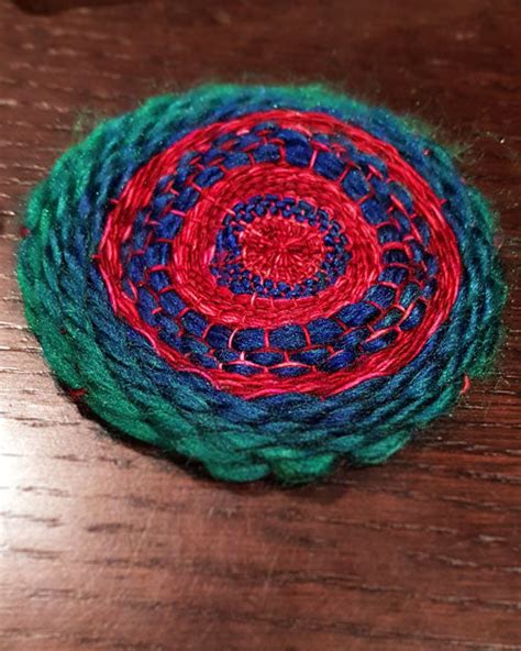 How To Circular Weave On A Round Knitting Loom Yarn Designers Boutique