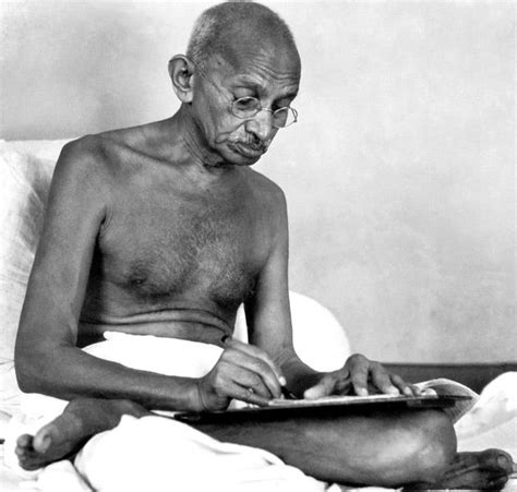 28 Rare Photos Of Mahatma Gandhi