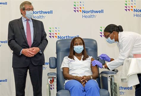 Northwell First In Us To Immunize Frontline Workers Against Covid 19