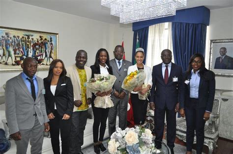 Embaixada Da República De Angola Em Portugal Embaixador José Marcos Barrica Recebe Miss Angola