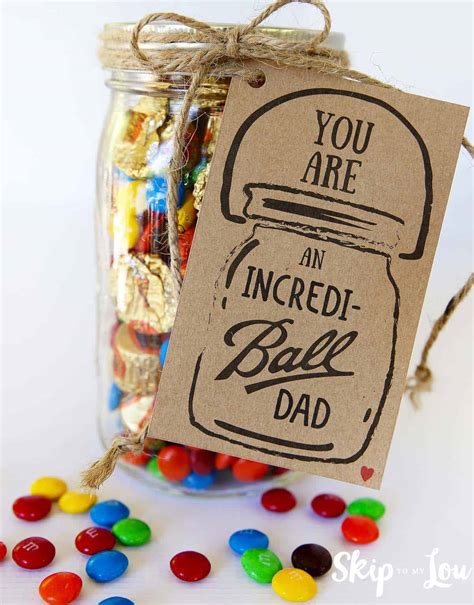 Thinking of what gifts you should prepare with your child for their dad? Incredi-ball Father's Day Gift Idea | Skip To My Lou