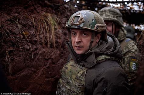 fans swoon over ukraine president volodymyr zelensky as he fights russian invasion daily mail