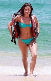 Magazine Expresión Latina Demi Lovato en bikini un colirio para los ojos