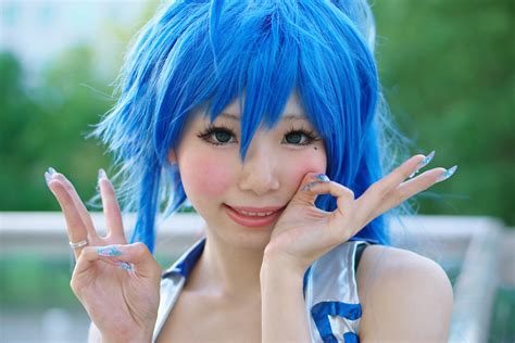 ahoge blue hair cosplay croptop himemiya mahore izumi konata lucky star