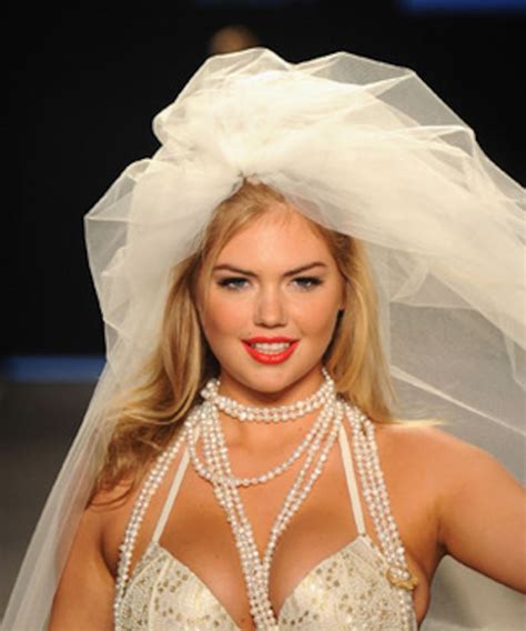 Kate Upton Blasts Skinny Blogger Who Called Her Fat Piggie