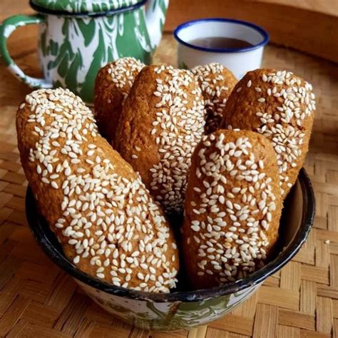 Roti ganjel rel ini mudah dibuat dan enak rasanya. 23+ Oleh Oleh Khas Semarang dan Harga-nya (WAJIB DIBAWA PULANG)