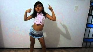 Watch the full video | create gif from this video. Prepara Anitta, karol dançando | EndlessVideo