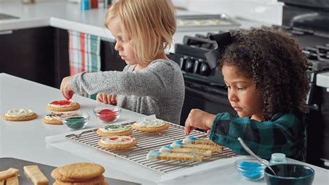 Whether it's an everyday dessert, a simple snack, or a celebratory treat, our mixes make baking cookies easy and fun for the whole family. Pilsbury Cookies For Decirating : Pilsbury prop room | Showroom decor, Thumbprint cookies ...