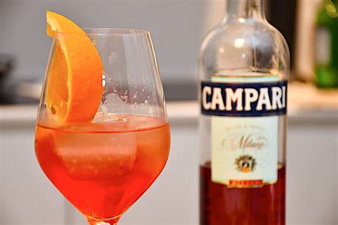 Campari Spritz Italiensk Drink Med Prosecco Og Brus Madens Verden