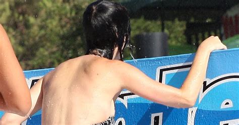 Celebrity Leaked Nude Katy Perry Bikini Bottom Wardrobe Malfunction