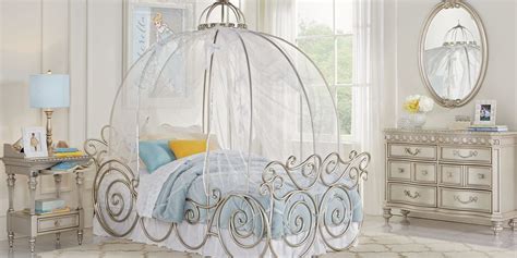 You have searched for princess bedrooms and this page displays the best picture matches we have for princess bedrooms in may 2021. Disney in 2020 | Bedroom furniture stores, Princess ...