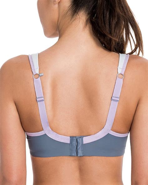We scouted out the best amazon sports bras money can buy, from a $10 sleeper hit to a $51 wonder made with bigger busts in mind and more. 10 Best Back Closure Sports Bras (From Amazon) | Daves ...