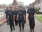 Dia meti entiaa mencari aktiviti yang mencuriga. PKR Putrajaya: Hishamudin terkejut hal seragam PDRM..