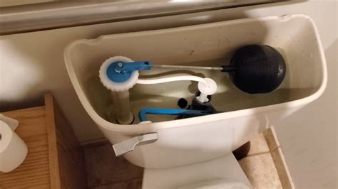 How To Fix Or Replace A Toilet Handle Flush Lever Diy Do It Yourself