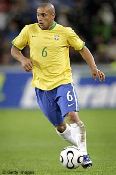 Football statistics of roberto carlos including club and national team history. Roberto Carlos: I rejected English offers | London Evening ...