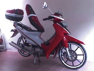 Xe suzuki smash revo nổi bật hơn so với dòng xe trước đó bởi sự cách tân về động cơ. gallery automotive: Modivikasi Suzuki Smash Revo 2010