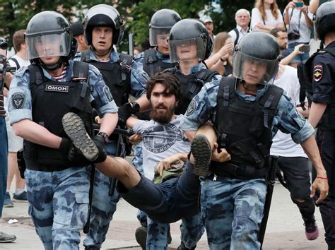 Police Detain Scores Of Moscow Protesters As Anger Simmers Over