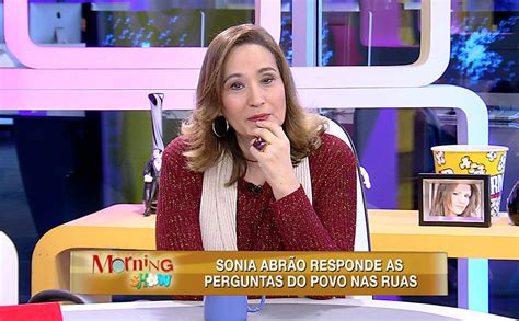 Sonia abrão criticou o comportamento de maisa silva e zezé di camargo, entre outros artistas, em brincadeira proposta pela. Sônia Abrão é convidada pelo Multishow - Bastidores da TV
