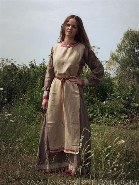 Pin By 💖 On Style In 2020 Medieval Clothing Peasant Medieval