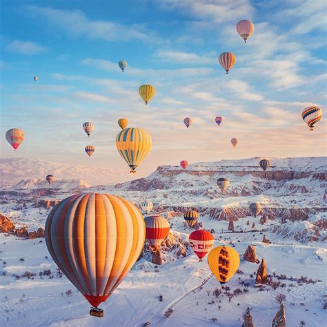 Фото Воздушные шары в небе над Cappadocia Turkish Каппадокией Турция