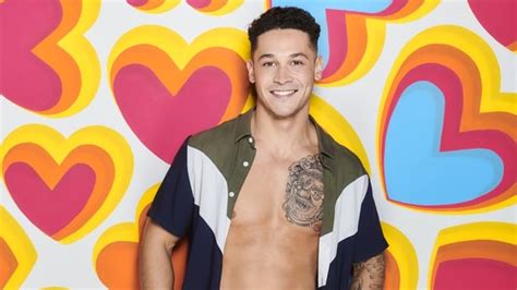 Love Island Reveals Contestants For First Winter Series