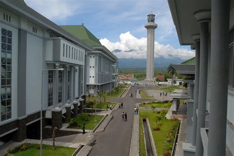 4 Universitas Islam Terbaik Di Indonesia