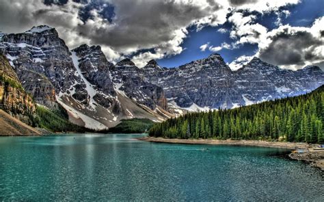 Blue Lake The Unbelieveably Blue And Serene Moraine Lake In Banff