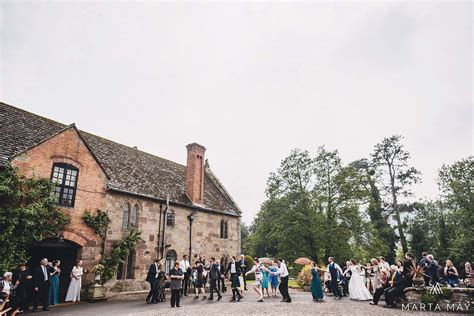 A Stylish Wedding At Brinsop Court Herefordshire Wedding Photographers