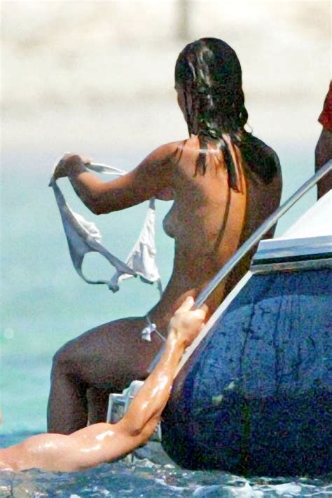 Pippa Middleton Topless Candid Photos Takes Off White Bikini Top