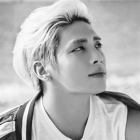 tributes paid to shinee s jonghyun two years after death of korean singer songwriter south