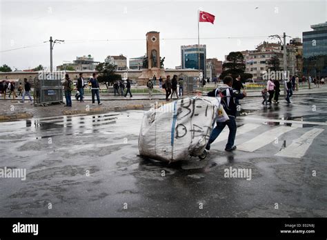 Istanbul Turkey 30th Apr 2014 39 000 Police Officers And 50 Water