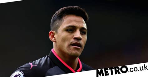 arsenal news alexis sanchez tells reiss nelson how to become a top player football metro news