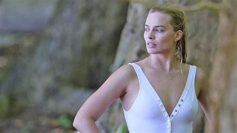 Margot Robbie Scrolller