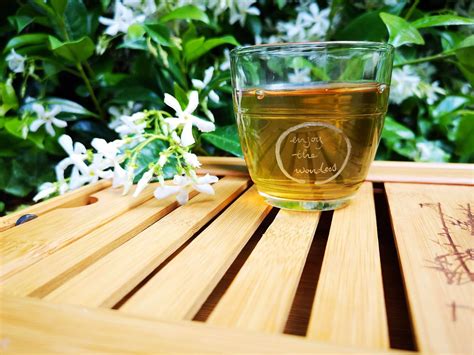 In china, iced green tea or chrysanthemum green tea is a popular drink in summer. Does green tea have caffeine - Health Quintessence