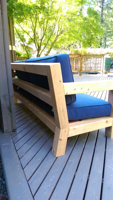 This outdoor furniture project is simple to build, functional, and will look great on your patio. Modern Rustic Outdoor Sofa Inspired by RH Merida | Ana White