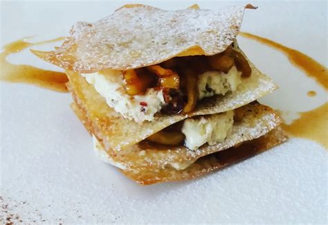Put 1 1/2 teaspoons (7 ml) of the filling mixture in. WONTON WRAPPER DESSERT - Learn to Wok